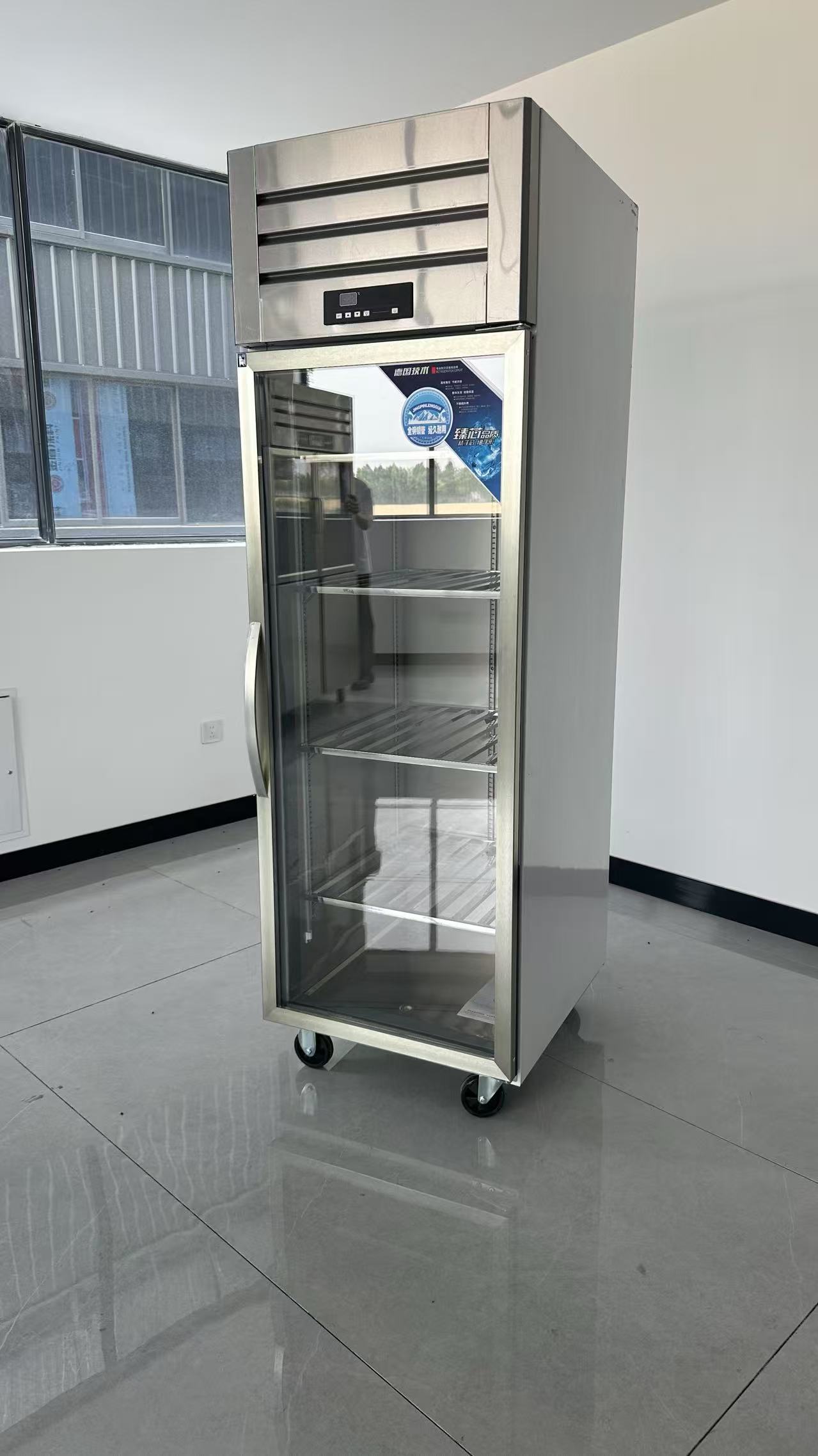 業務用高性能6ドアステンレス製縦型冷凍冷蔵庫（レストラン厨房 - Commercial Kitchen Fridge のレビューと価格